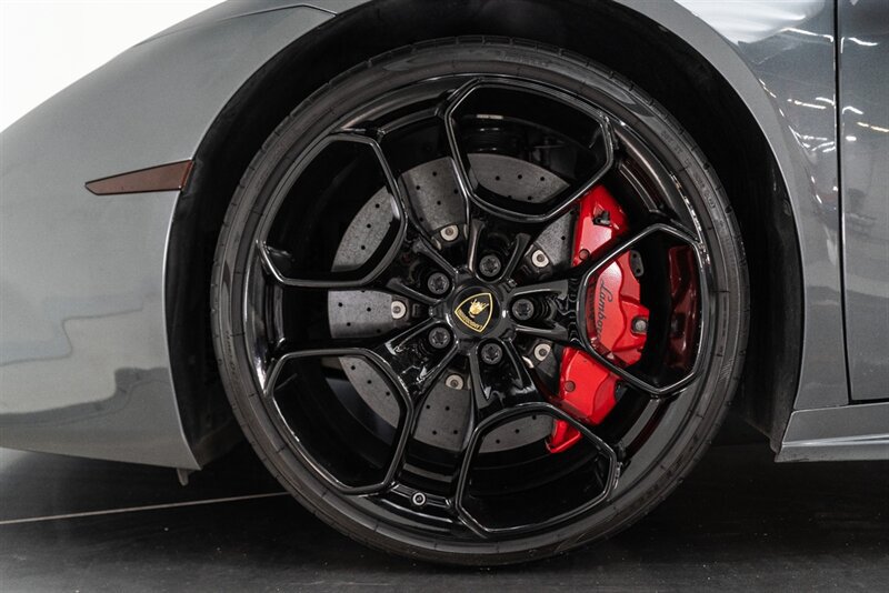 Used 2016 Lamborghini Huracan LP 580-2 RWD image 97