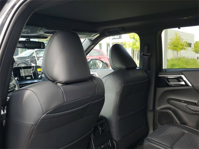 New 2025 Mitsubishi Outlander SEL Black Edition image 13