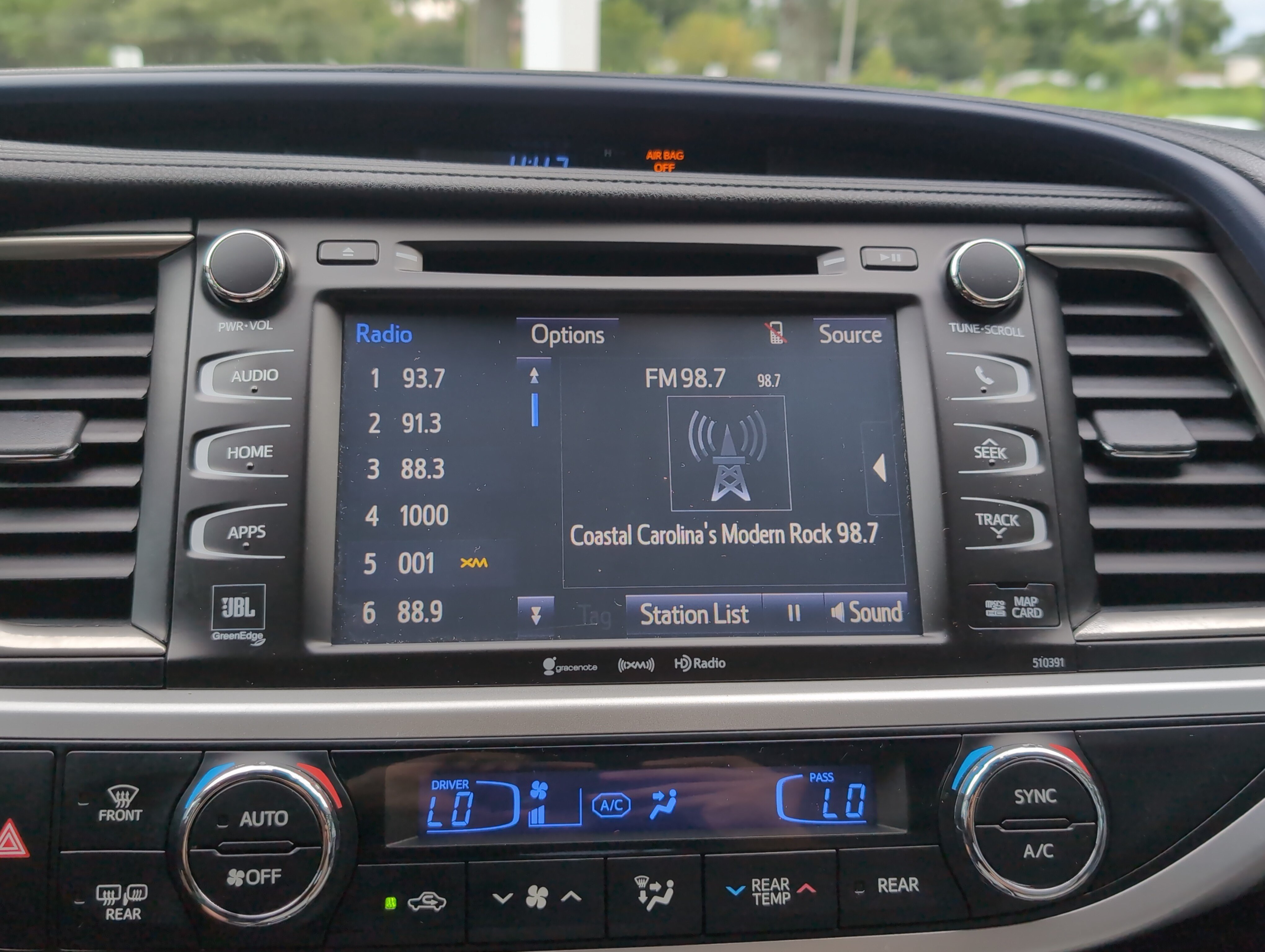Used 2019 Toyota Highlander Limited Platinum FWD image 23