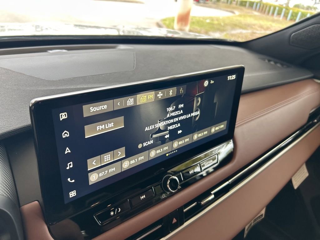 New 2026 Mitsubishi Outlander SEL image 7