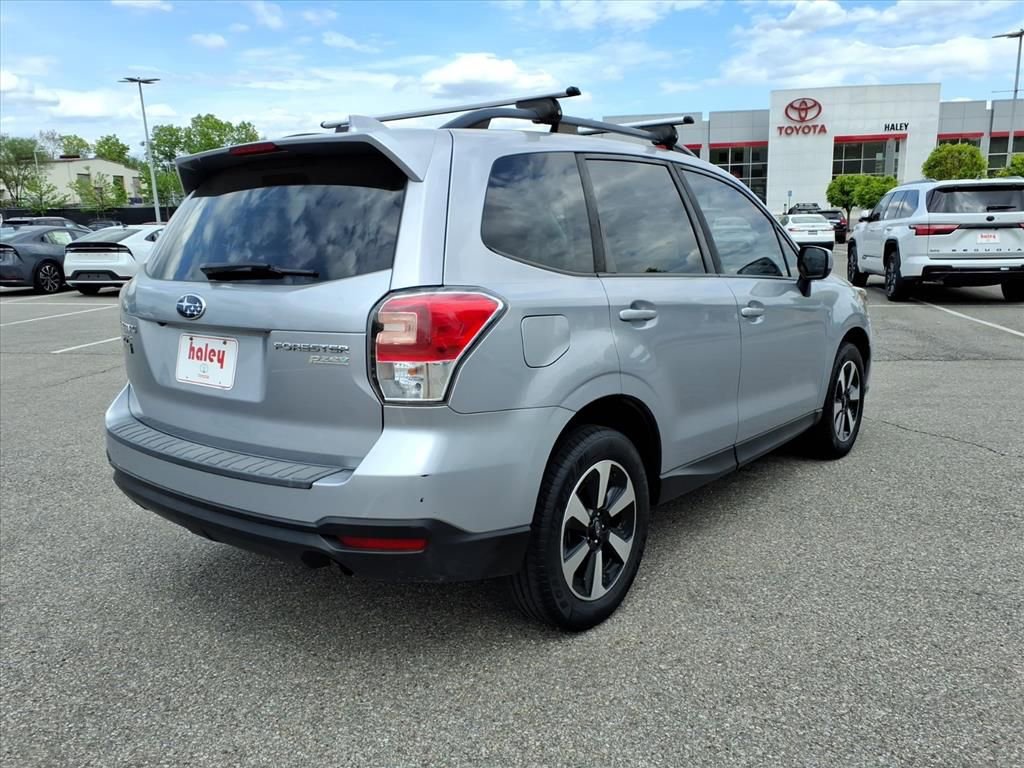 Used 2017 Subaru Forester 2.5i Premium image 4