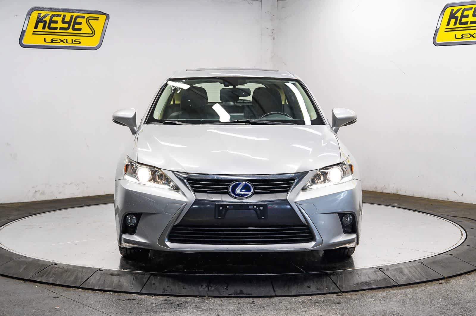 Used 2015 Lexus CT 200h w/ Navigation Package FWD image 6