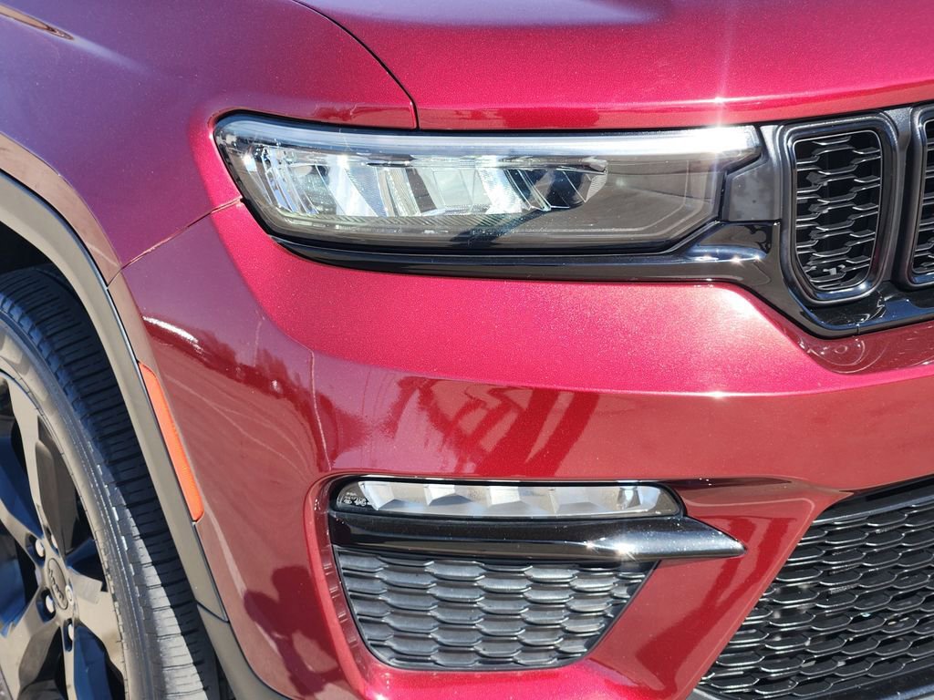 Used 2023 Jeep Grand Cherokee Limited w/ Black Appearance Package image 9