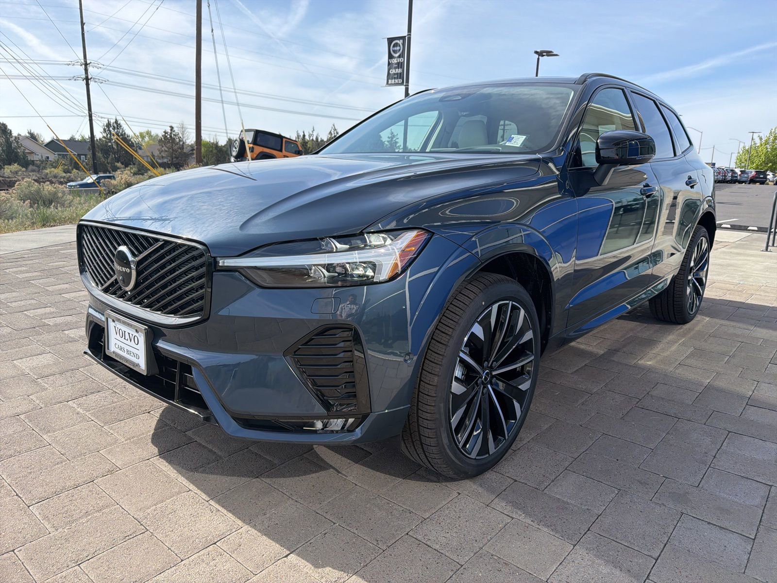 New 2026 Volvo XC60 B5 Ultra w/ Climate Package AWD/4WD image 4