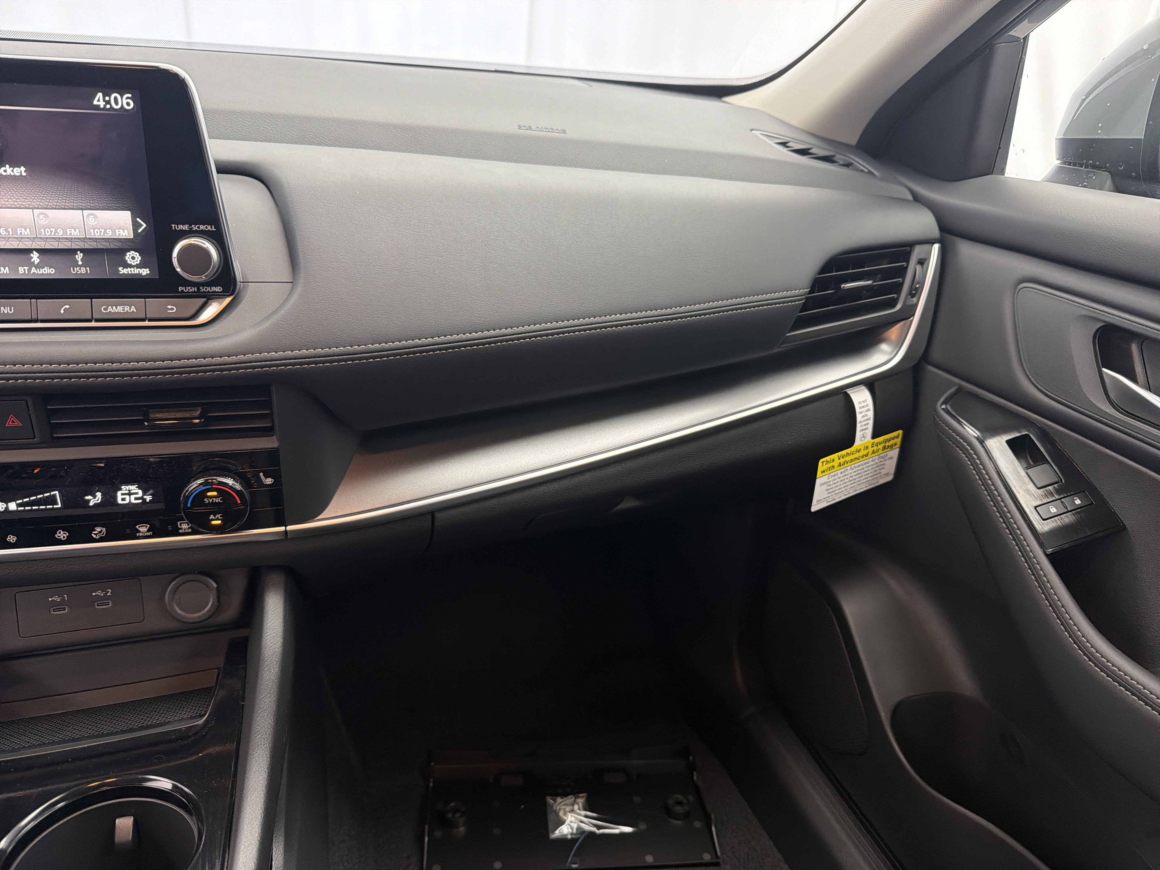 New 2026 Nissan Rogue SV AWD/4WD image 3