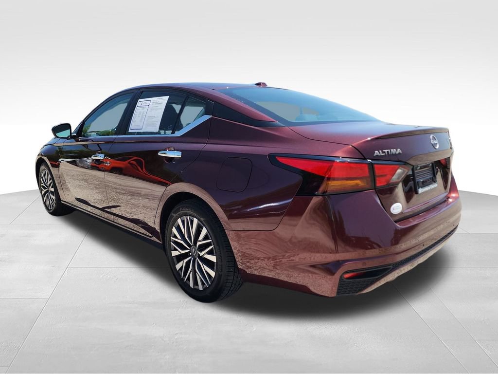 Used 2025 Nissan Altima 2.5 SV FWD image 5