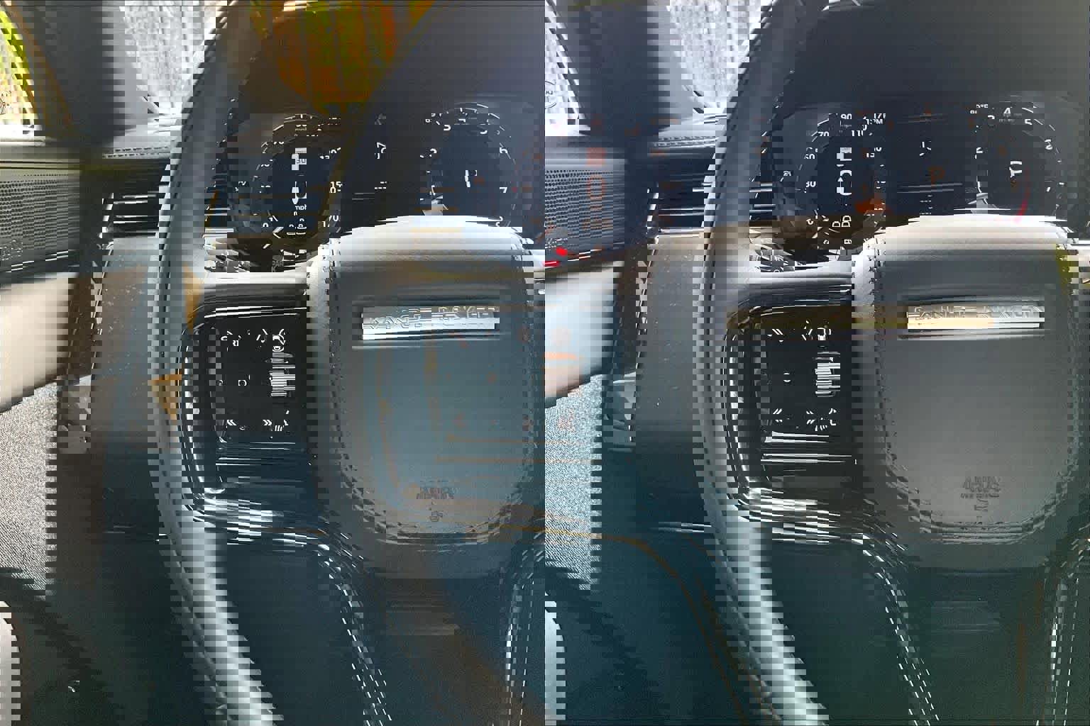 Used 2025 Land Rover Range Rover Sport Dynamic SE image 23