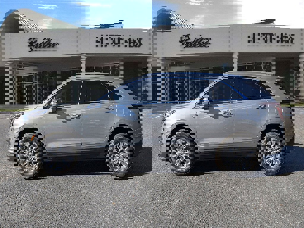 New 2026 Cadillac XT5 Luxury image 3