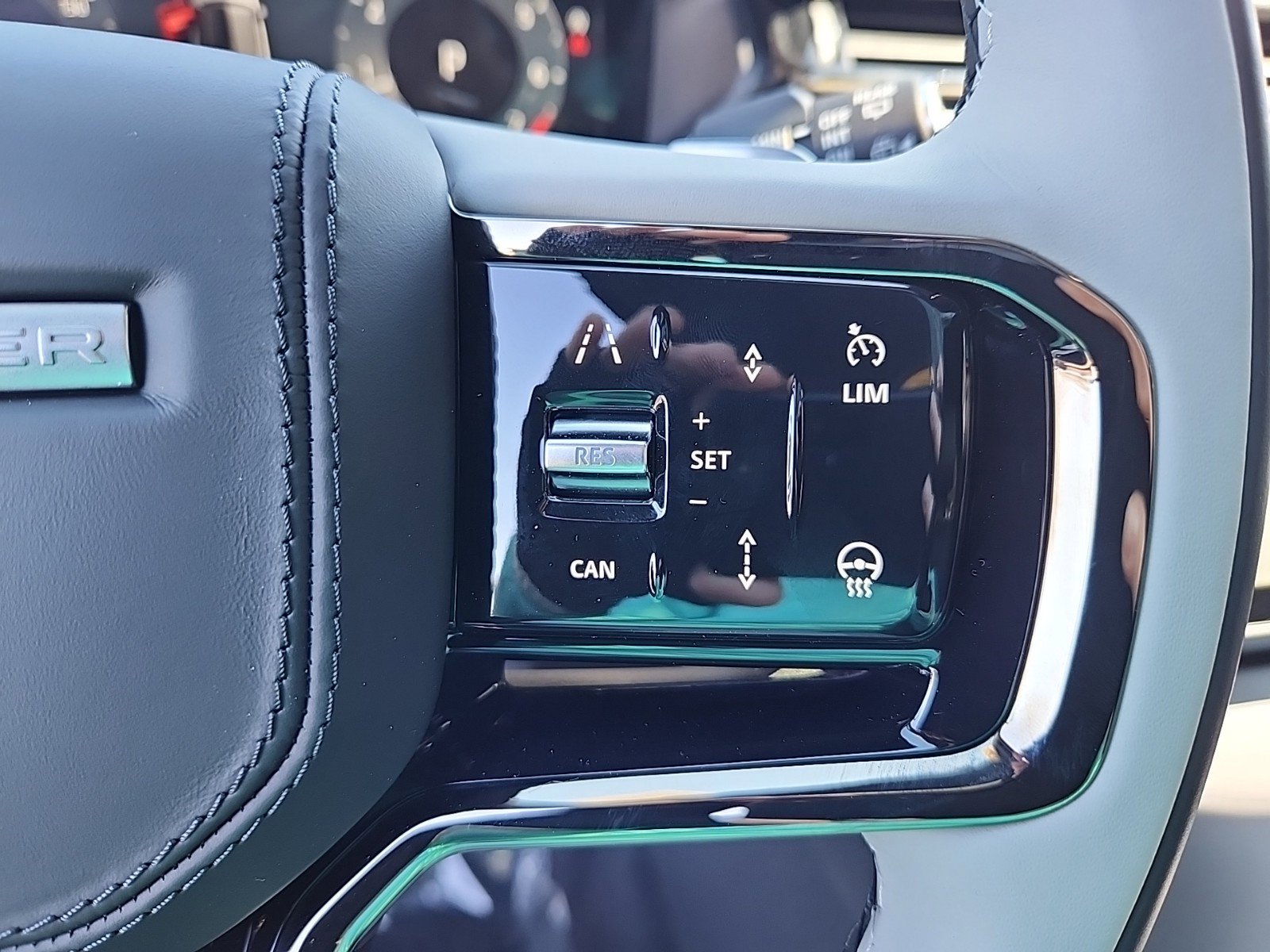 Certified 2026 Land Rover Range Rover Velar S image 20