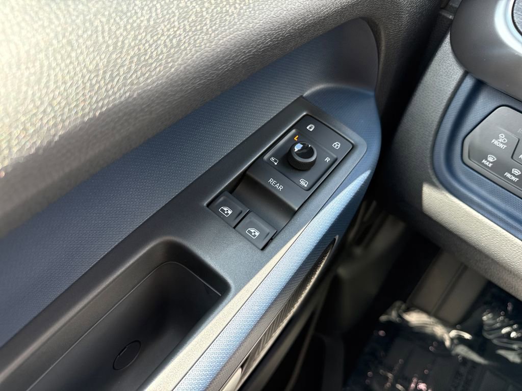 New 2025 Volkswagen ID. Buzz Pro S Plus AWD/4WD image 9