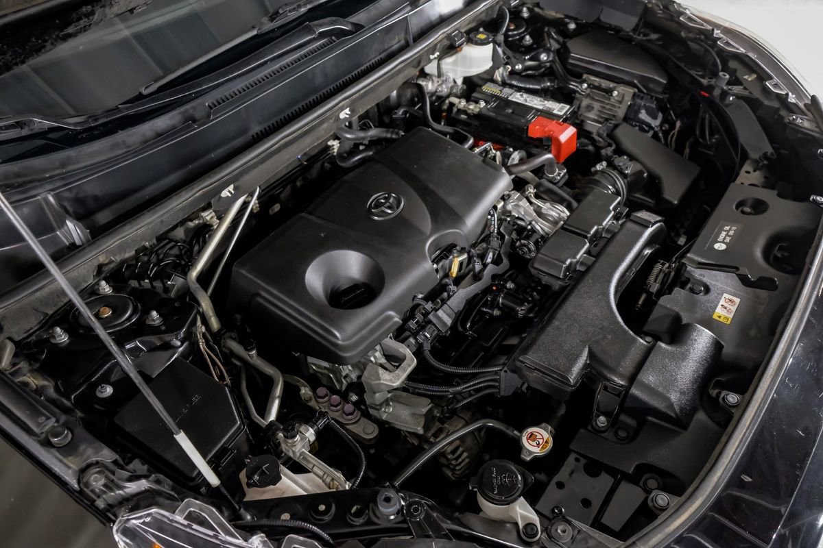 Used 2021 Toyota RAV4 LE FWD image 46