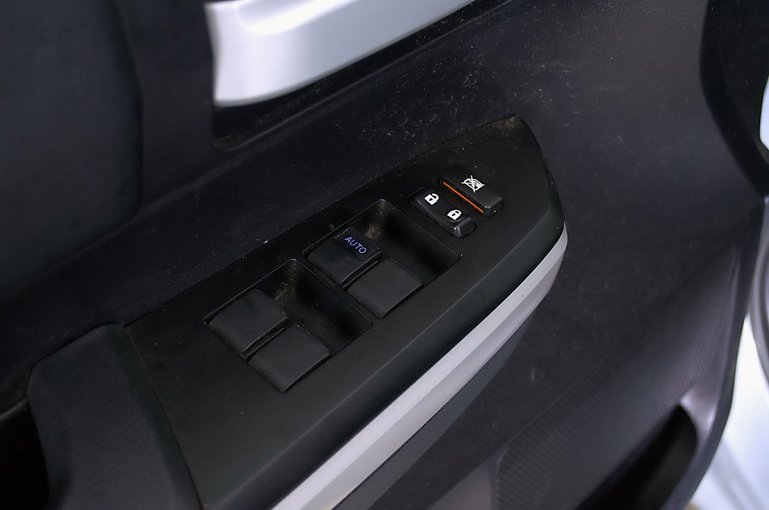 Used 2020 Toyota Tundra SR5 w/ SR5 Leather Package RWD image 14