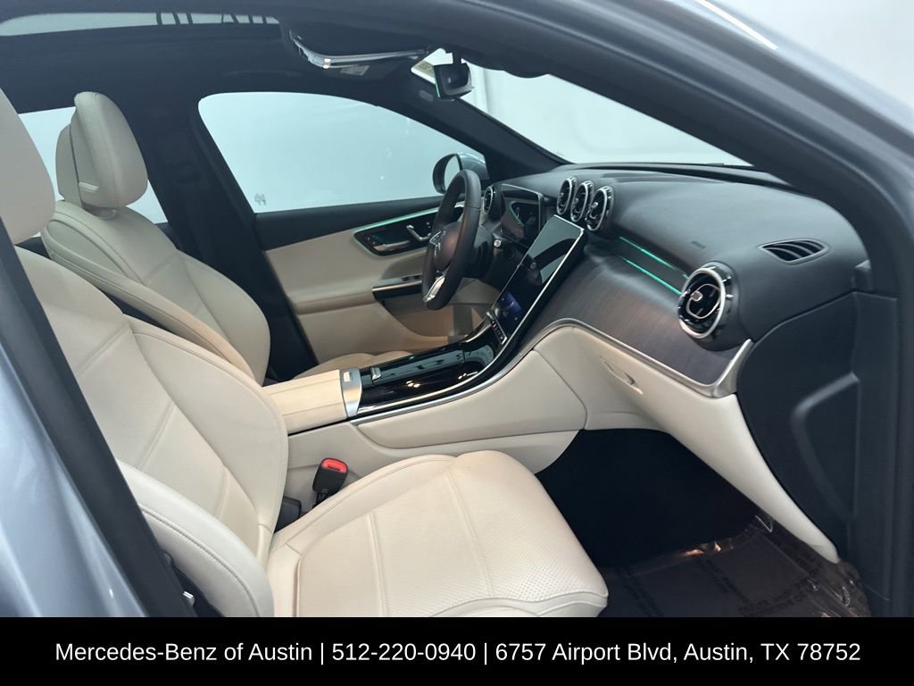 Used 2025 Mercedes-Benz GLC 300 image 29