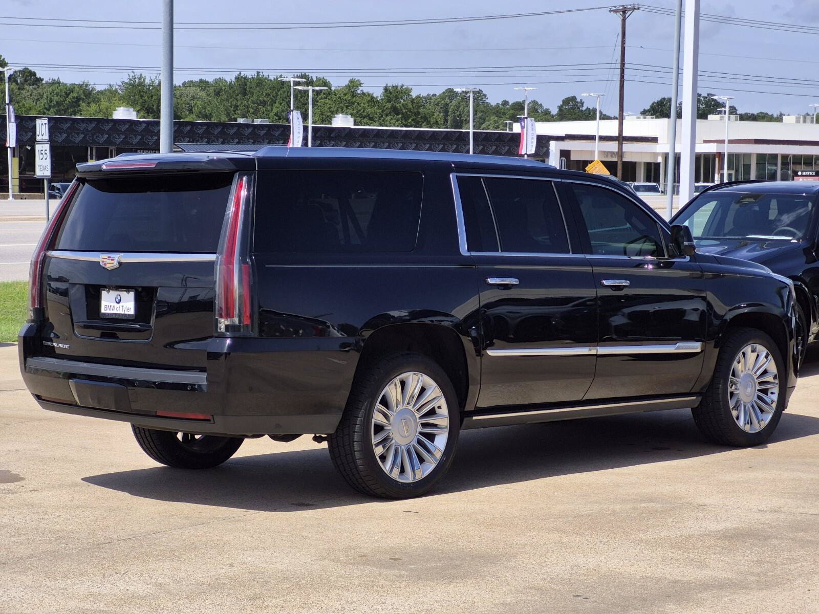 Used 2019 Cadillac Escalade ESV Platinum AWD/4WD image 4