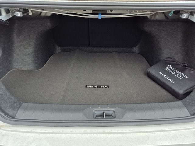 New 2027 Nissan Sentra SR w/ SR Premium Package FWD image 24