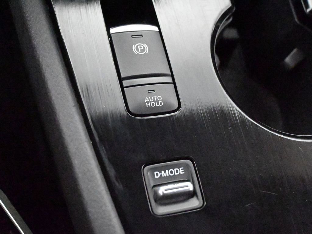 Used 2024 Nissan Rogue S image 19