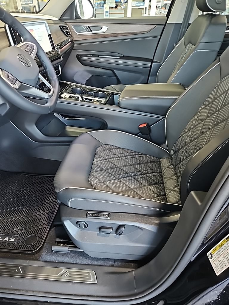 New 2026 Volkswagen Atlas SEL Premium R-Line AWD/4WD image 30