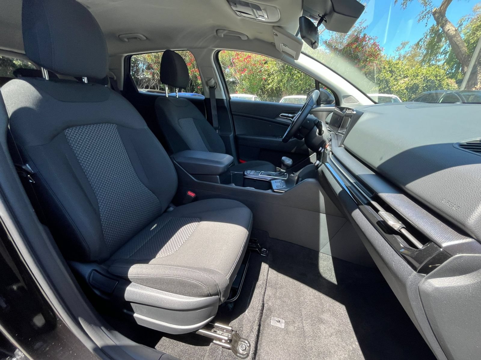 Used 2026 Kia Sportage LX AWD/4WD image 31