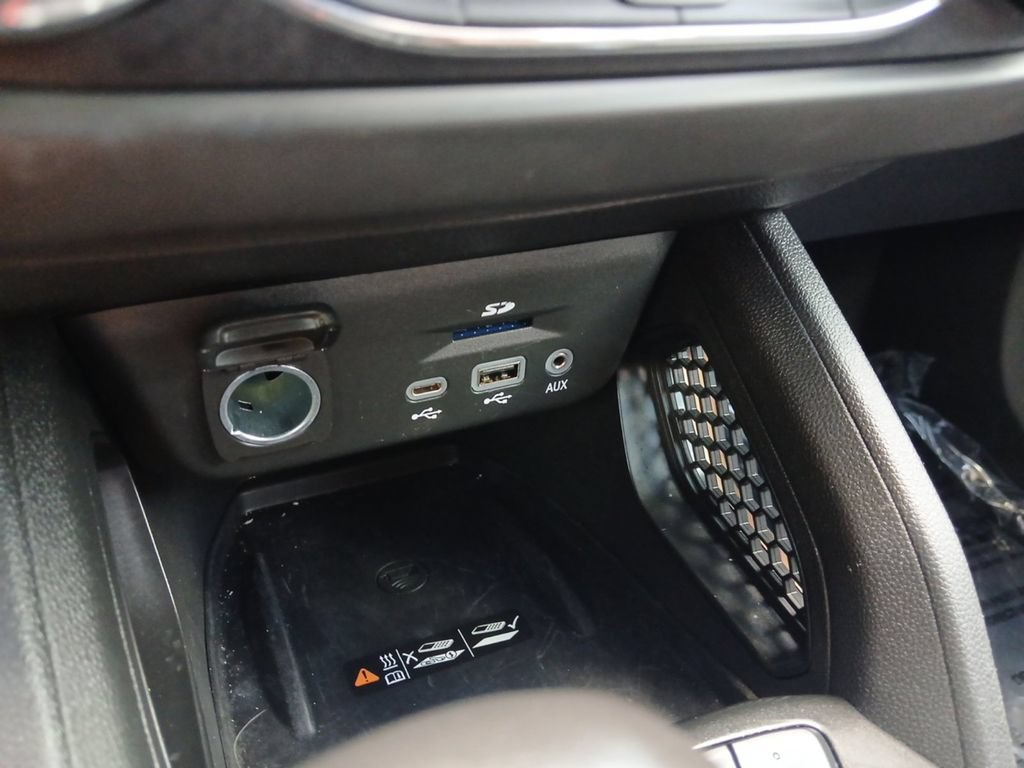 Used 2023 Chevrolet TrailBlazer ACTIV w/ Sun and Liftgate Package FWD image 22