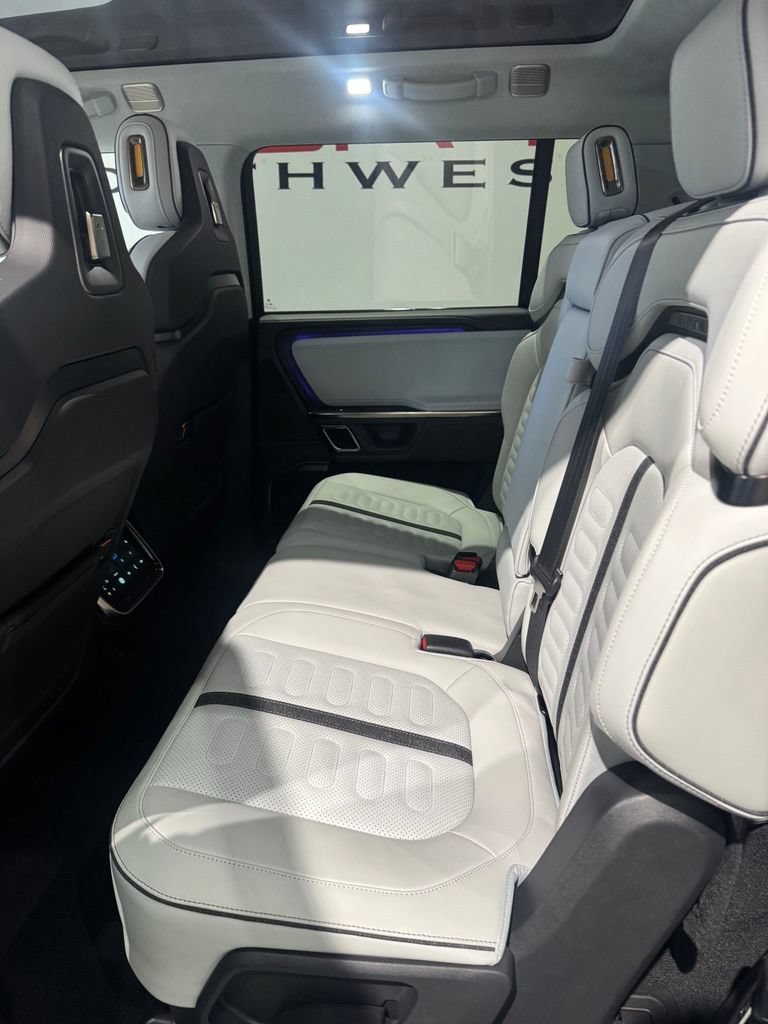 Used 2024 Rivian R1S Launch Edition AWD/4WD image 23