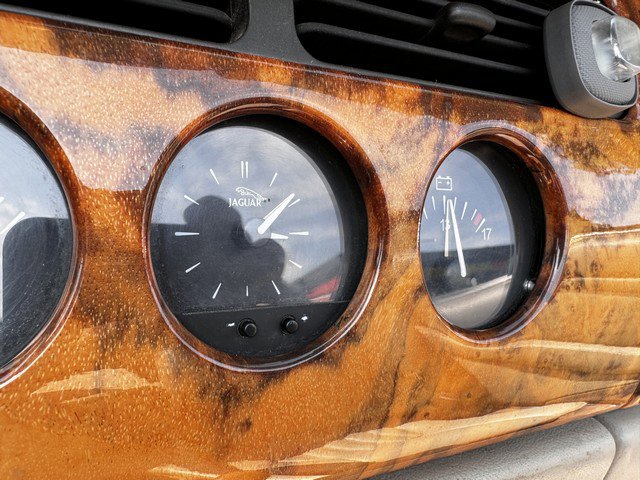 Used 1998 Jaguar XK8 Convertible image 38