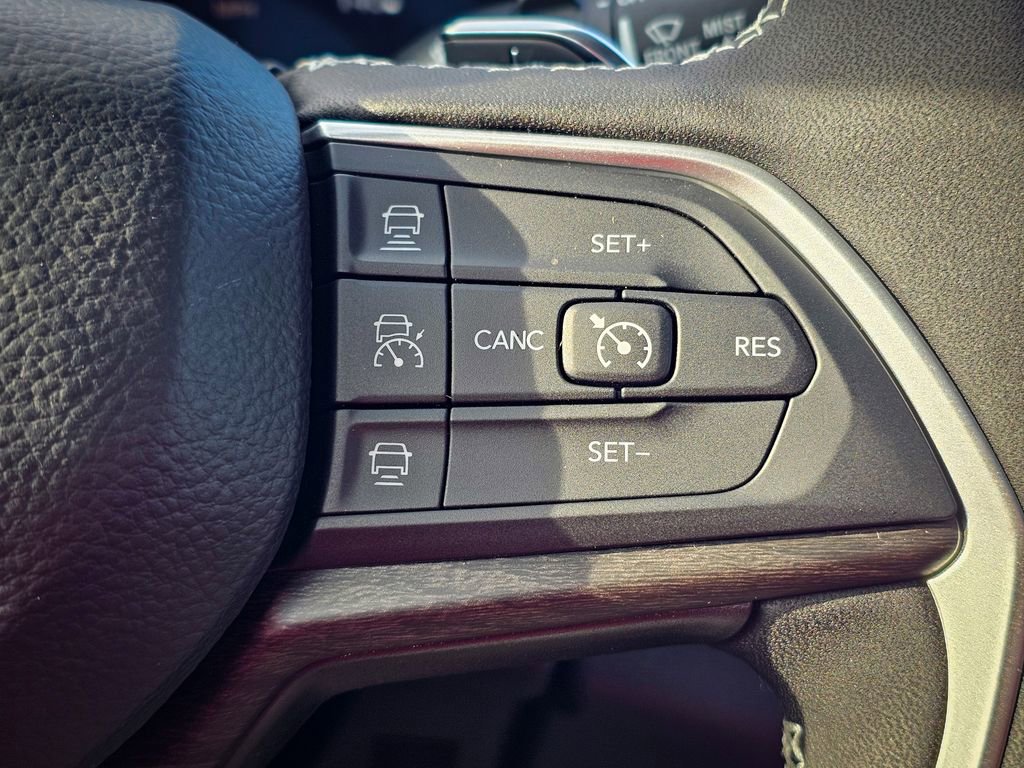 New 2025 Jeep Grand Cherokee L Limited w/ Black Appearance Package image 21