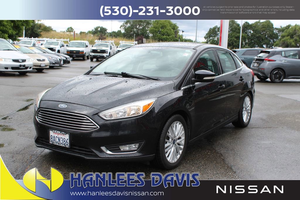 Used 2017 Ford Focus Titanium FWD image 3
