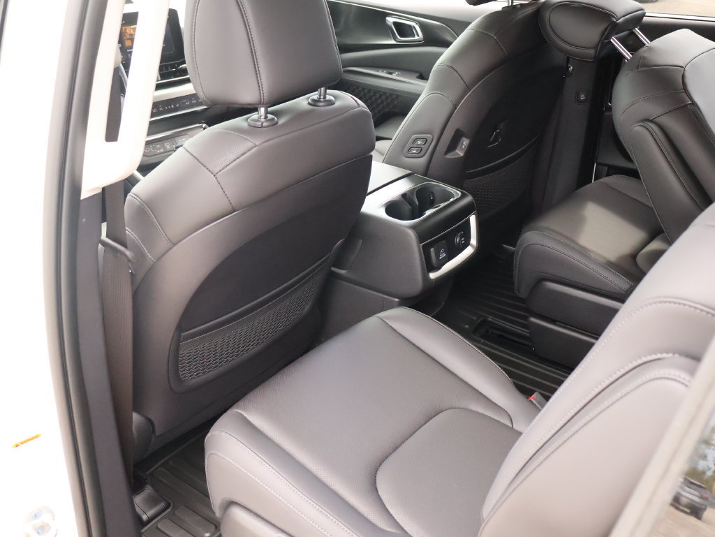 New 2027 Kia Carnival SX w/ Dark Edition Package FWD image 14