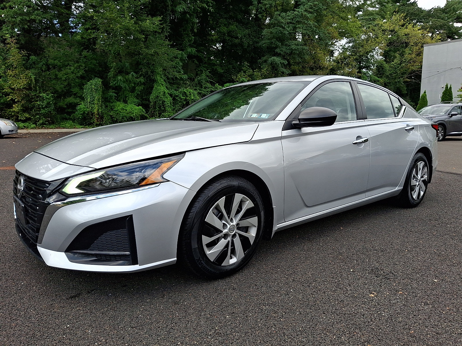 Certified 2024 Nissan Altima 2.5 S FWD image 3