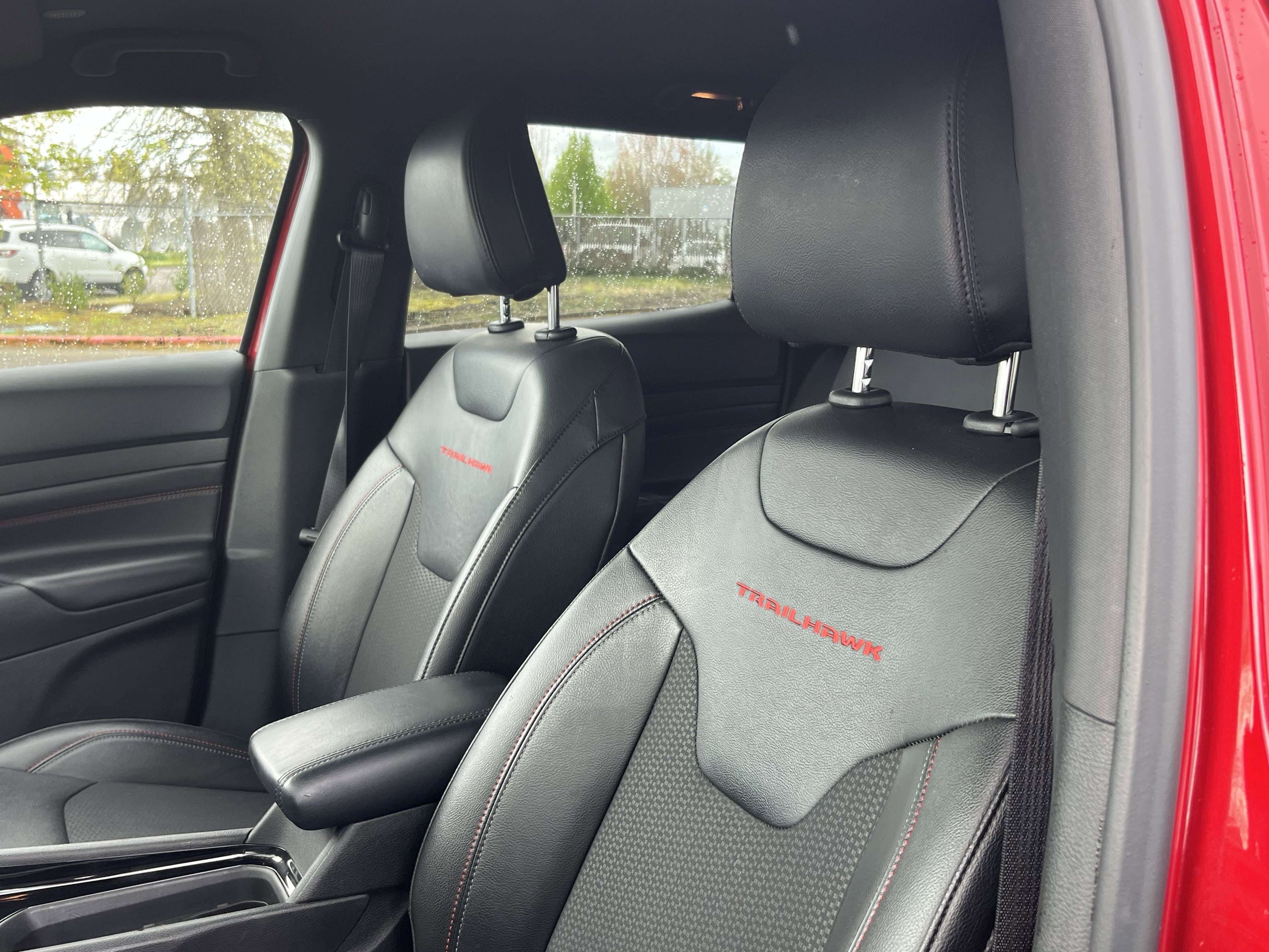 Used 2025 Jeep Compass Trailhawk AWD/4WD image 15