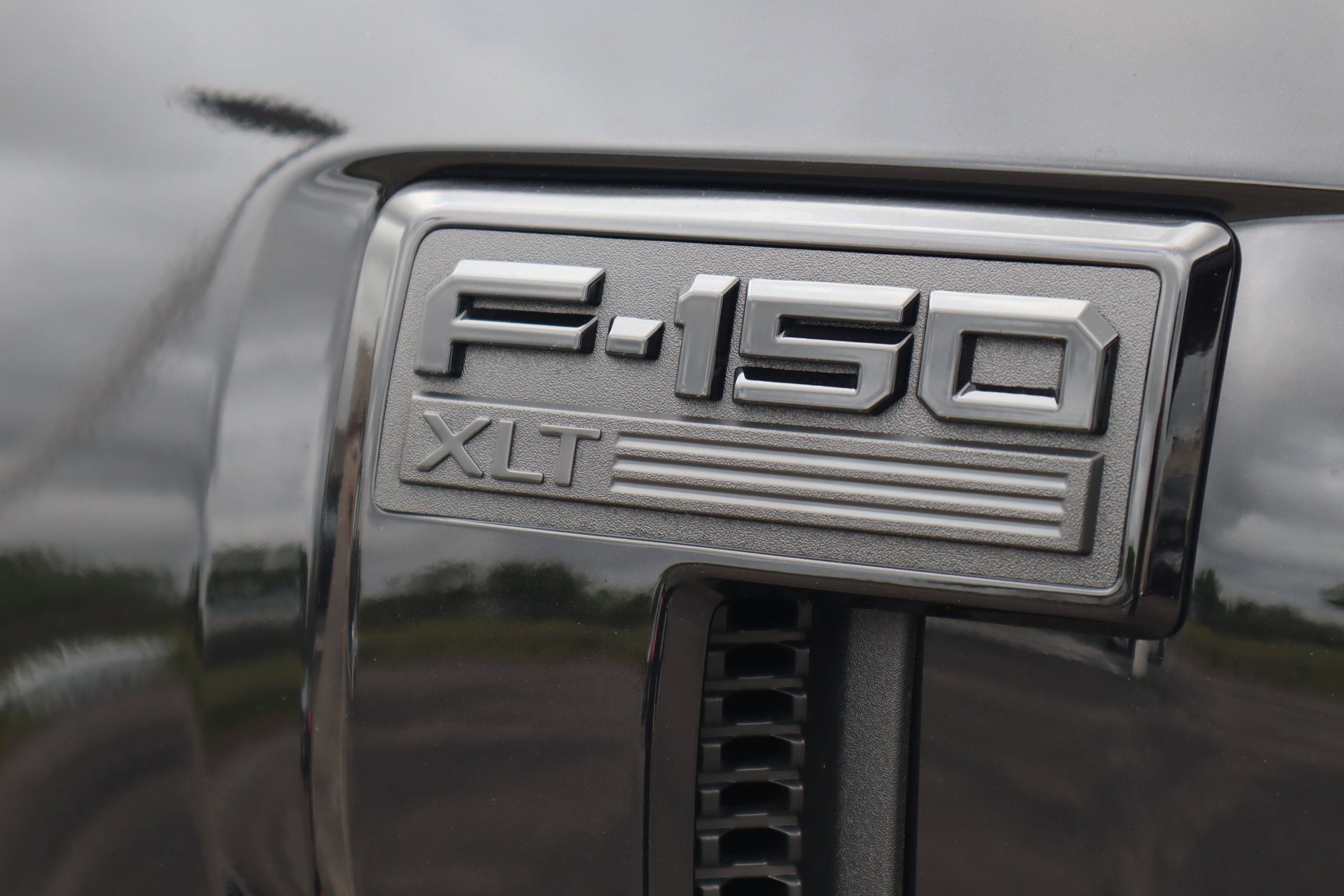 New 2025 Ford F150 XLT w/ Equipment Group 302A MID image 13