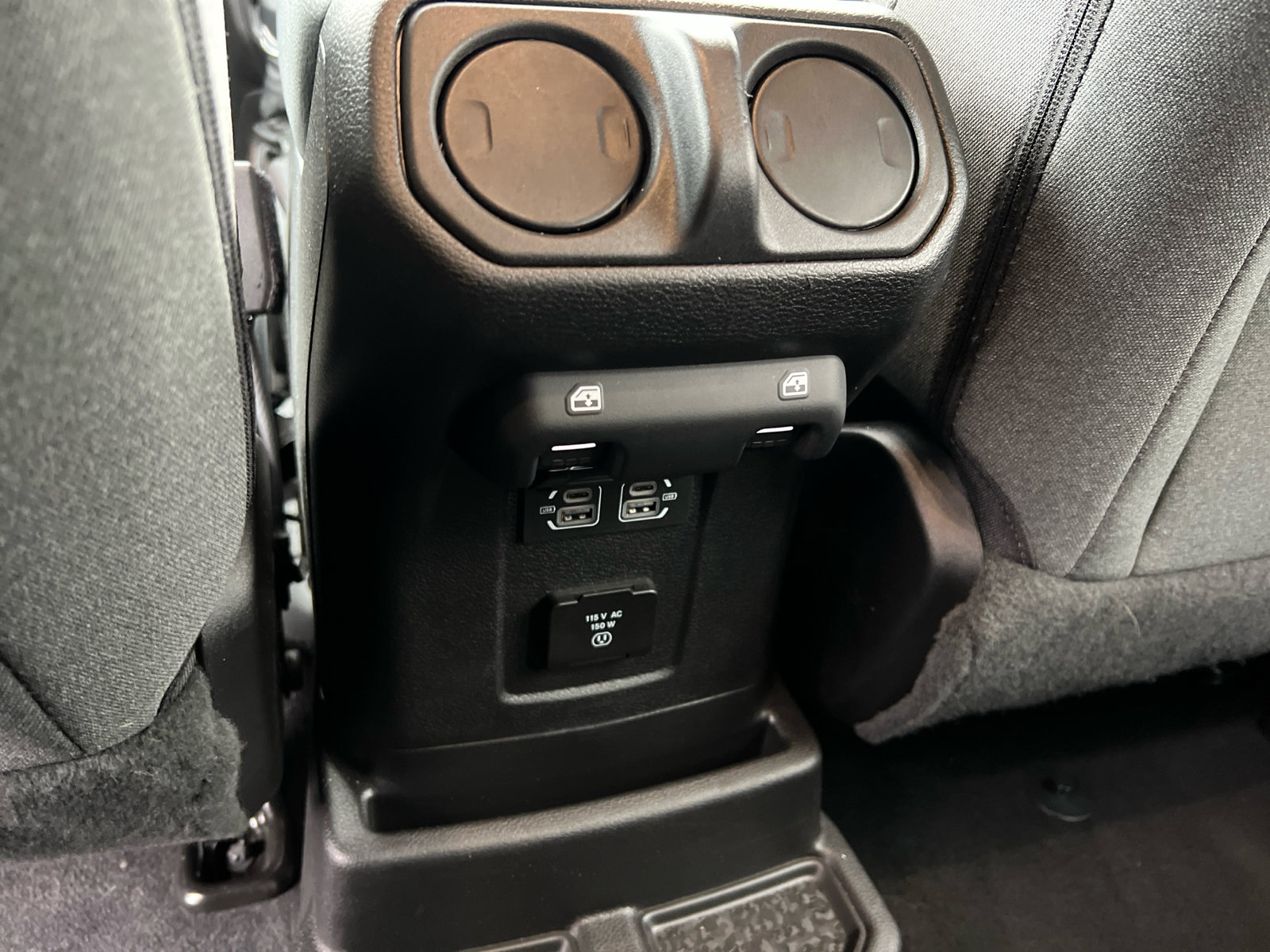 Used 2025 Jeep Wrangler Sahara w/ Safety Group image 21