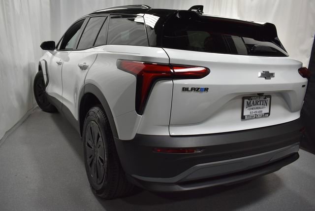 Certified 2025 Chevrolet Blazer EV LT AWD/4WD image 8