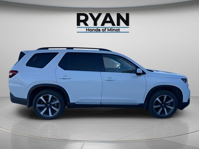 Used 2023 Honda Pilot Touring image 16