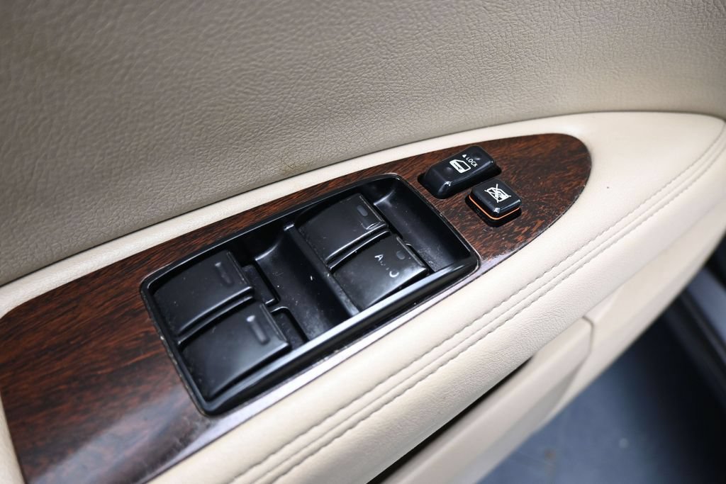 Used 2009 Toyota Avalon XLS FWD image 11