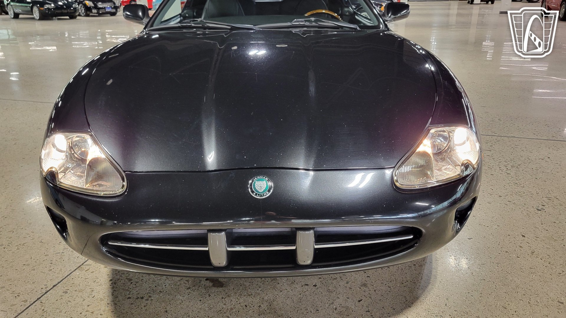 Used 2000 Jaguar XK8 Convertible RWD image 10