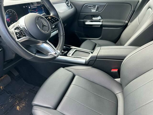Used 2025 Mercedes-Benz GLA 250 4MATIC image 11