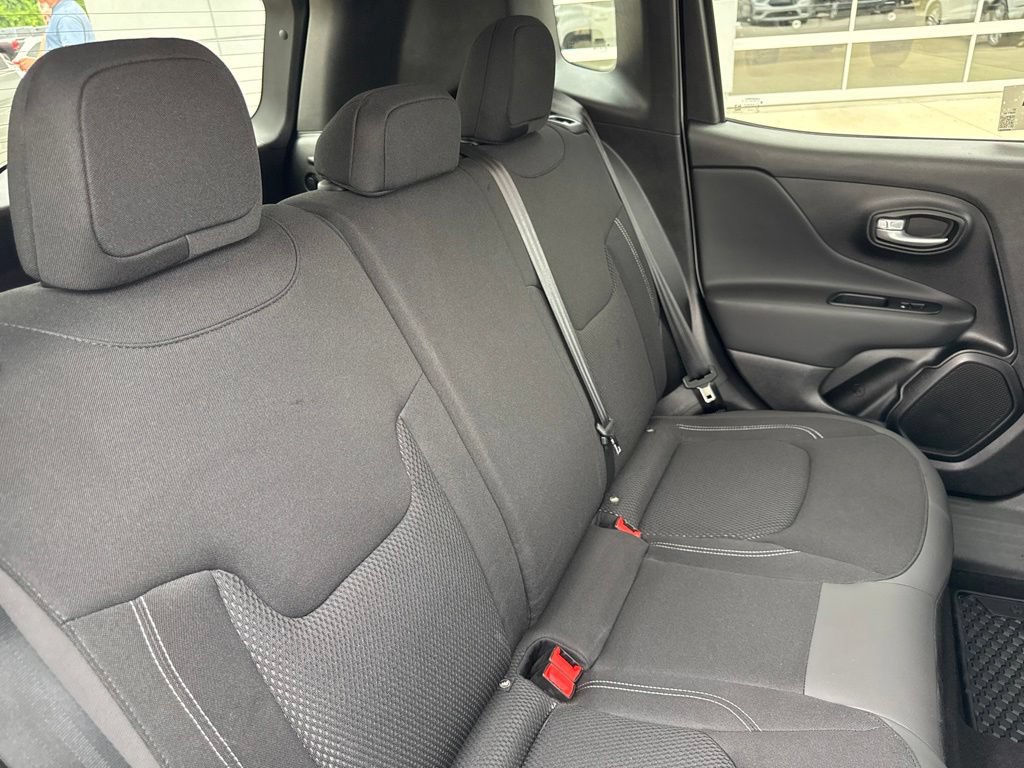 Used 2023 Jeep Renegade Altitude AWD/4WD image 36