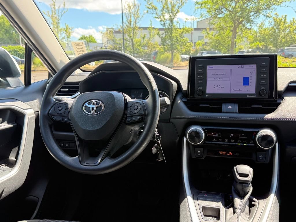 Certified 2022 Toyota RAV4 LE AWD/4WD image 27