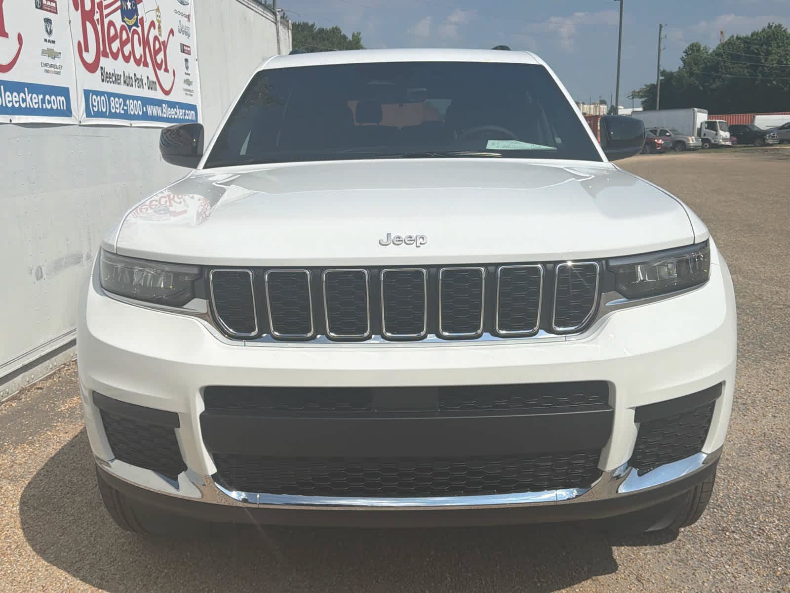 New 2026 Jeep Grand Cherokee L Laredo w/ Trailer Tow Package RWD image 5