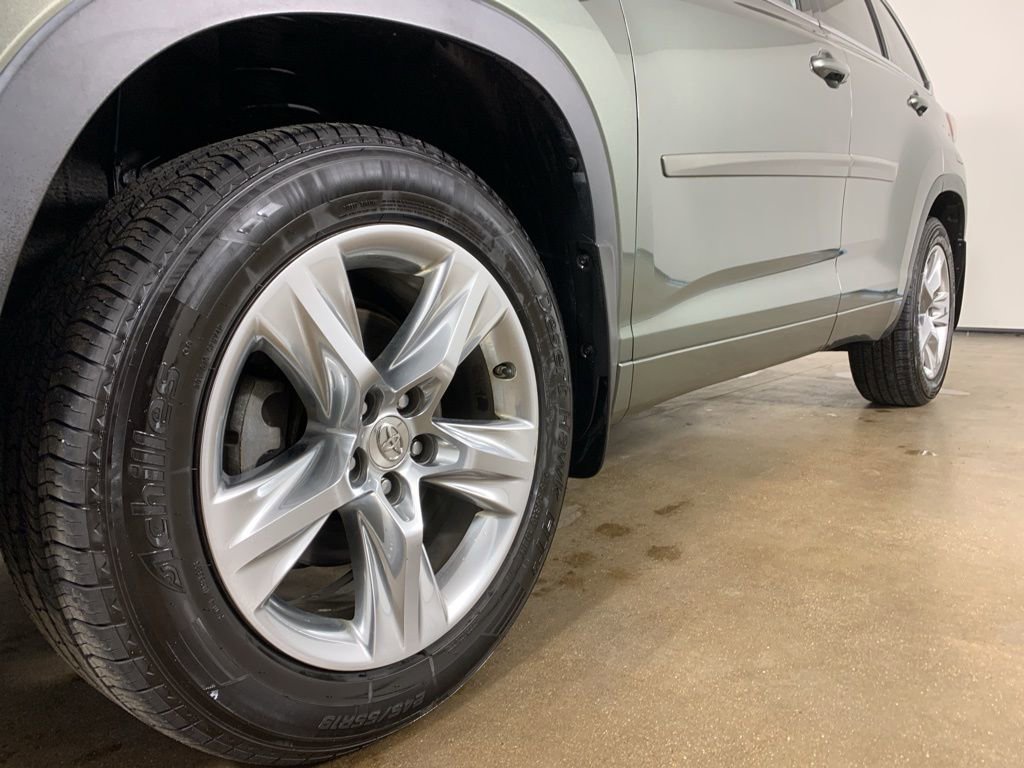Used 2015 Toyota Highlander Limited image 2