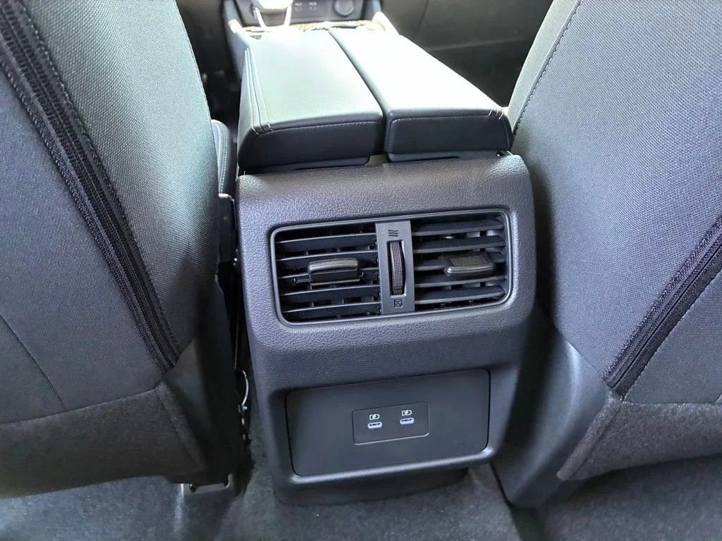 Used 2025 Nissan Rogue SV AWD/4WD image 11