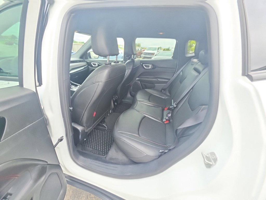 Used 2025 Jeep Compass Trailhawk AWD/4WD image 26
