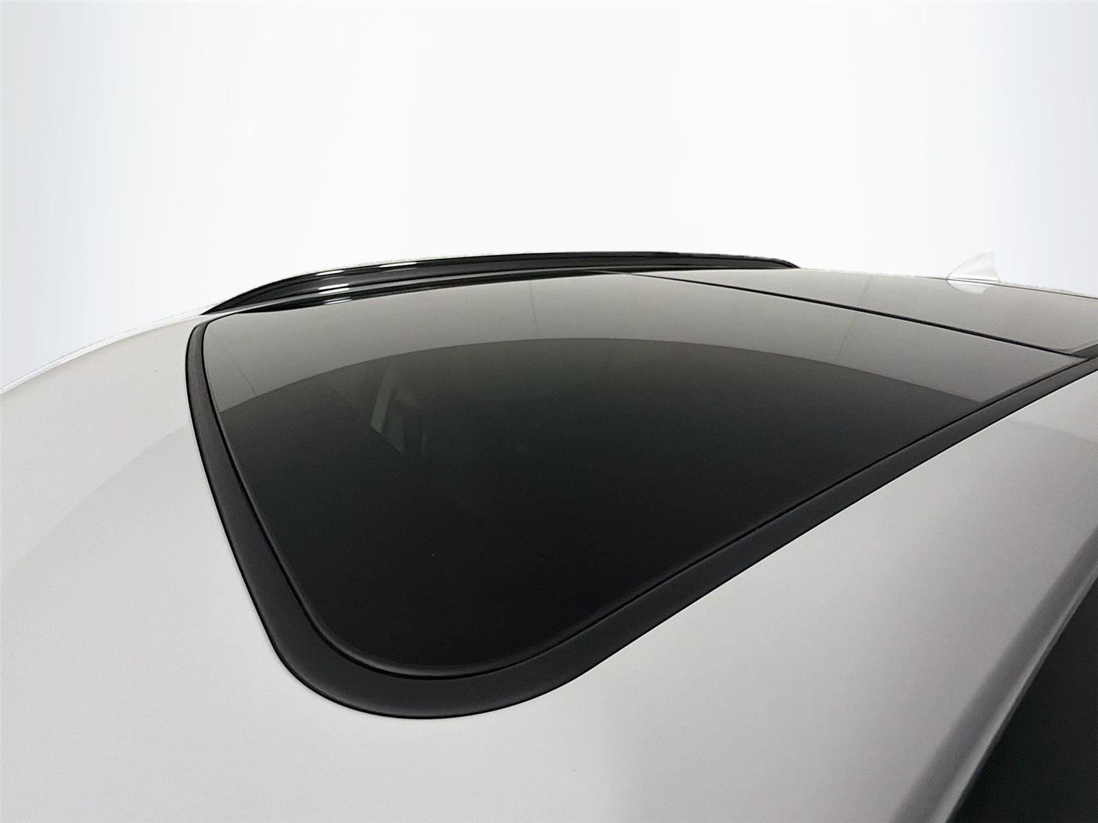 Used 2023 Buick Envision Essence w/ Sport Touring Package image 14