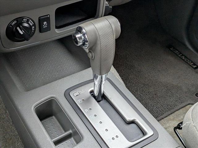 Used 2018 Nissan Frontier SV image 11