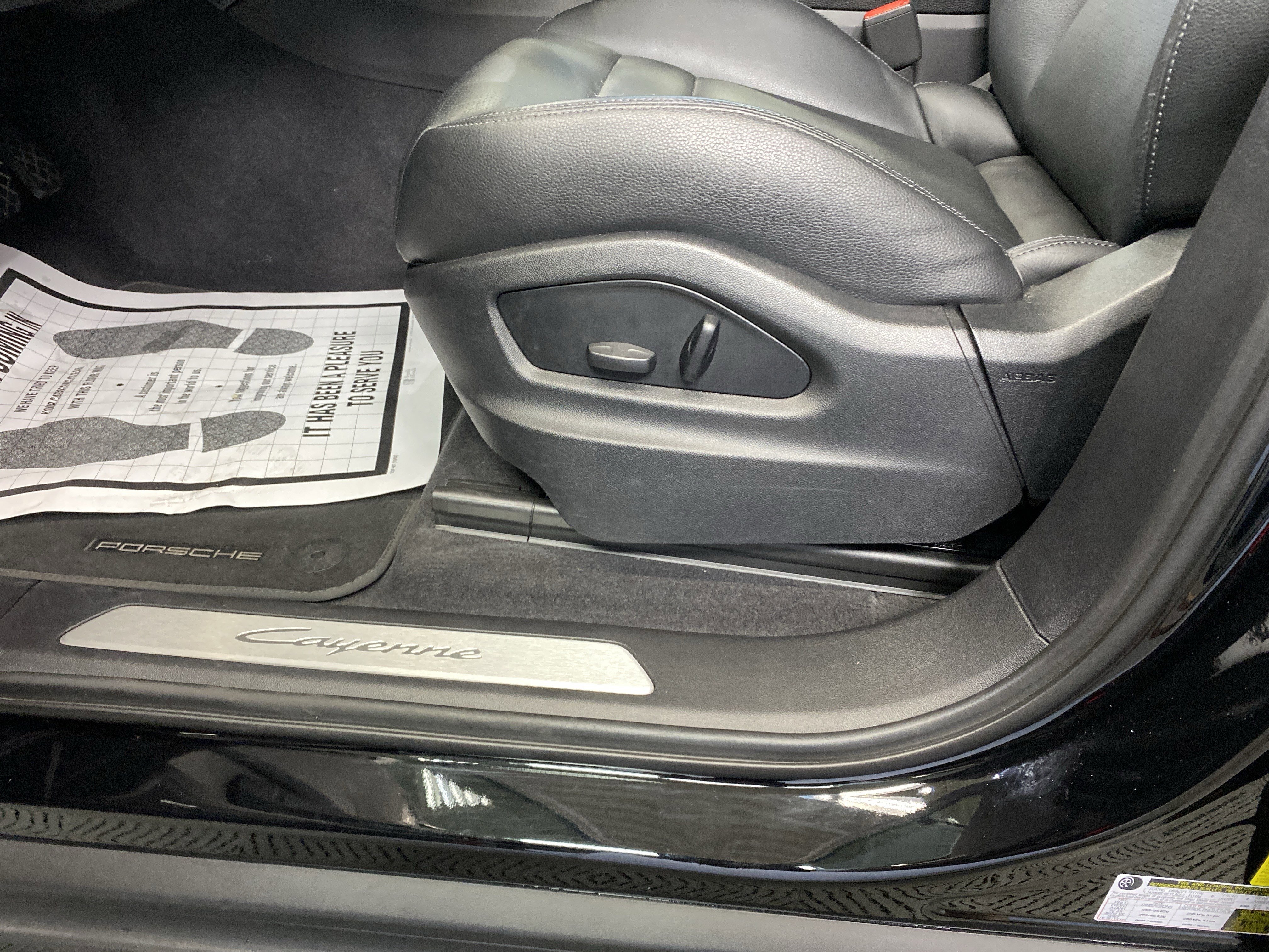 Used 2024 Porsche Cayenne image 14