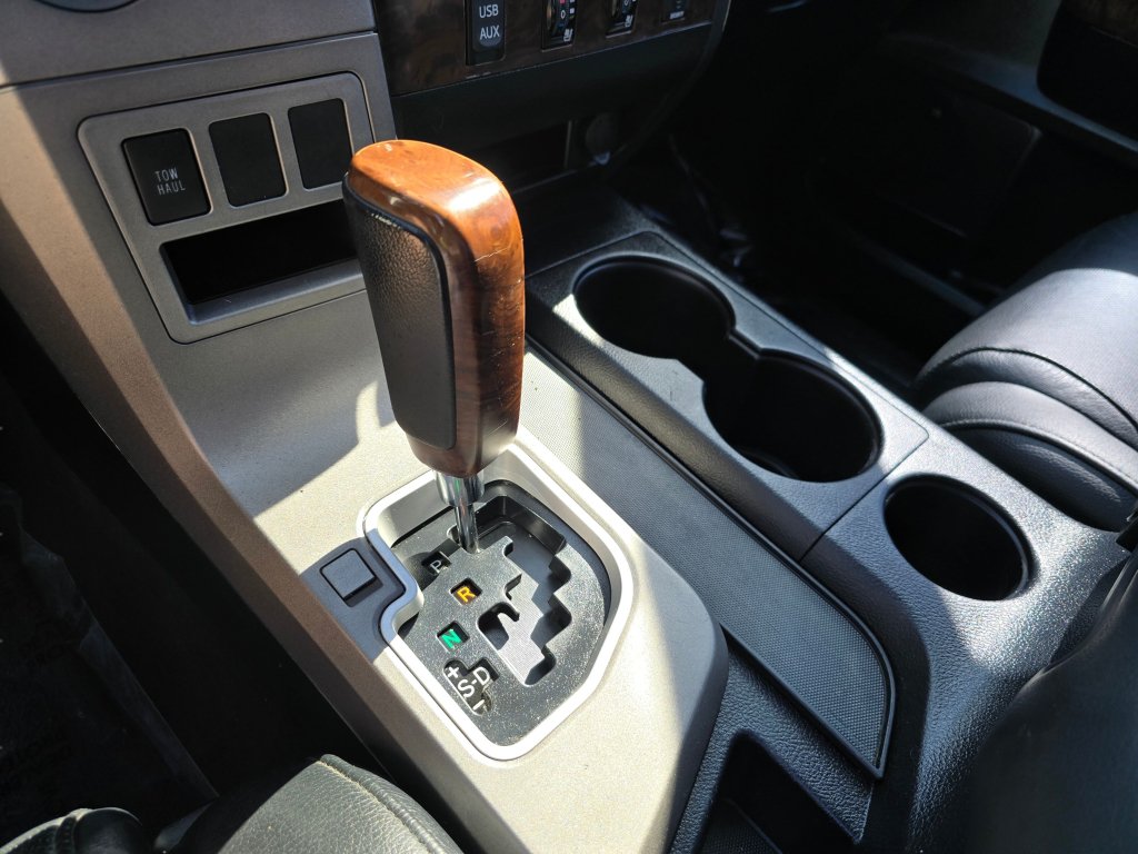 Used 2011 Toyota Tundra Limited w/ Platinum Pkg AWD/4WD image 14