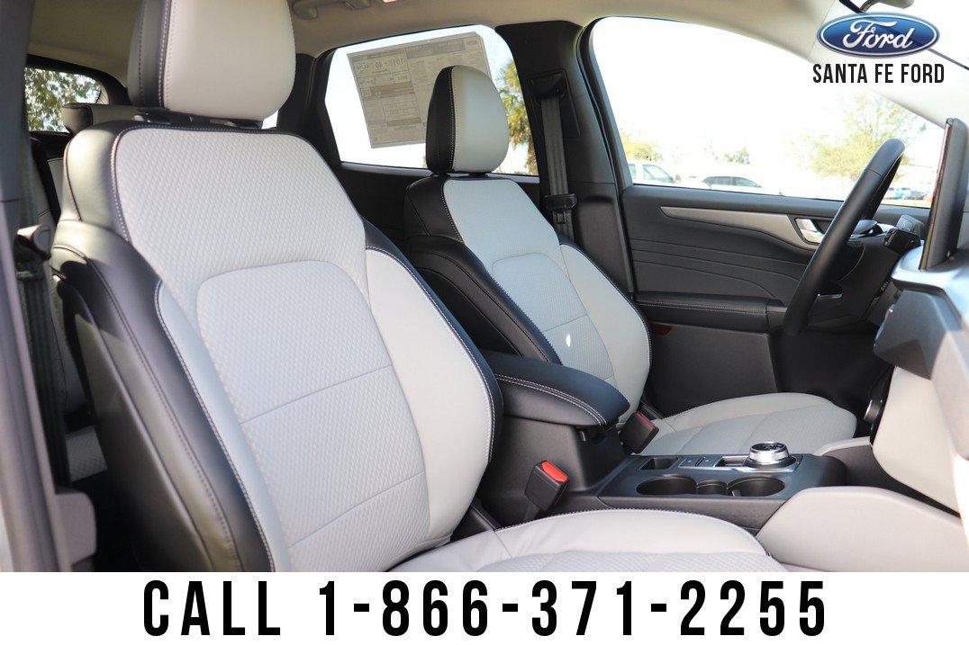 New 2023 Ford Escape SE image 48