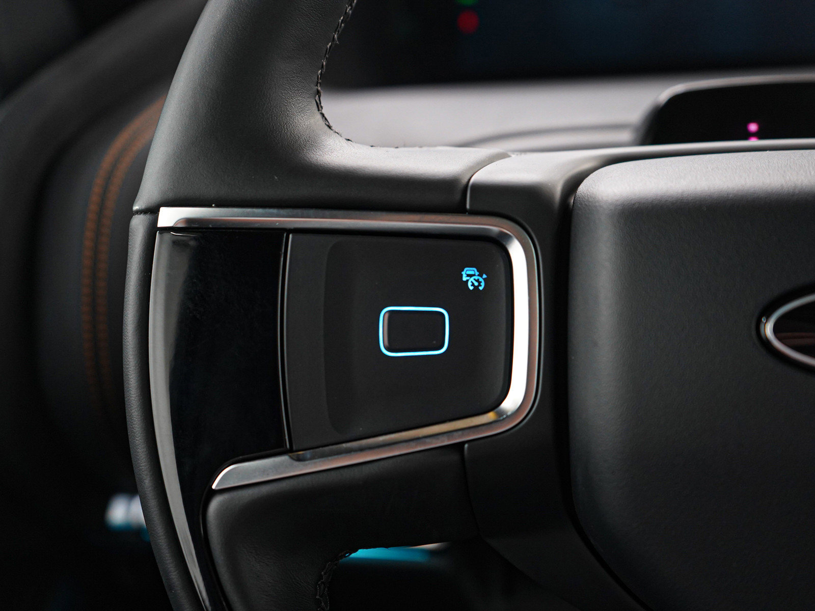 Used 2025 Ford Expedition Tremor AWD/4WD image 32