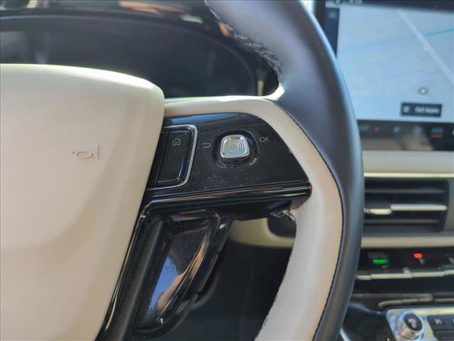 Used 2025 Lincoln Corsair Grand Touring w/ Equipment Group 301A image 18